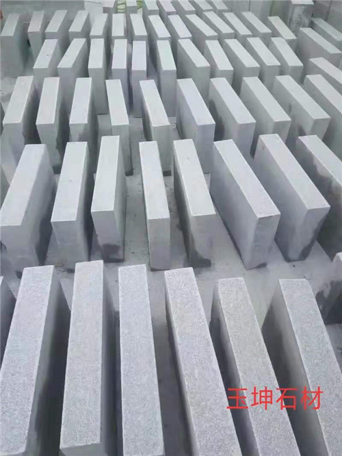 芝麻灰石材產地介紹拼接注意事項 